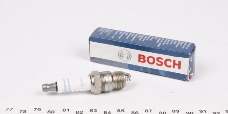 Свеча зажигания Bosch 0242225622