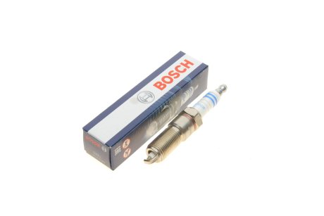 Свеча зажигания Bosch 0242225668