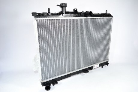 Радиатор охлаждения Matrix 1.6/1.8 (01-) МКПП (алюм) LUZAR LRc HUMx01101 (фото 1)