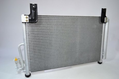 Радиатор кондиционера Rio 1.3/1.5 (00-) АКПП/МКПП с ресивером LUZAR LRAC 08FD