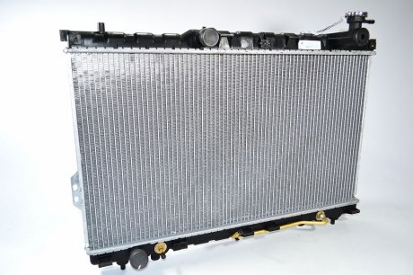 Радиатор охлаждения Santa fe 2.0/2.4/2.7 (01-) АКПП (алюм) LUZAR LRc HUSf00250