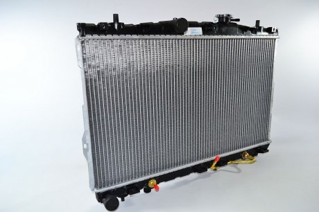Радиатор охлаждения Elantra 1.6/1.8/2.0 (01-) АКПП (алюм) (660*375*18) (25310-2D110) LUZAR LRc HUEl002D2